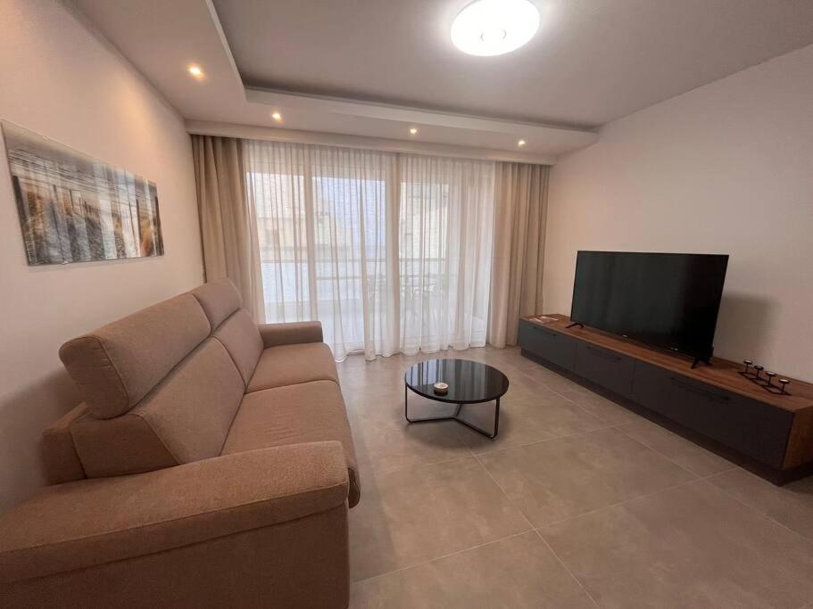 3 Bedroom Seaside Luxury Accommodation - Sleeps 8 St. Paul's Bay Exteriér fotografie