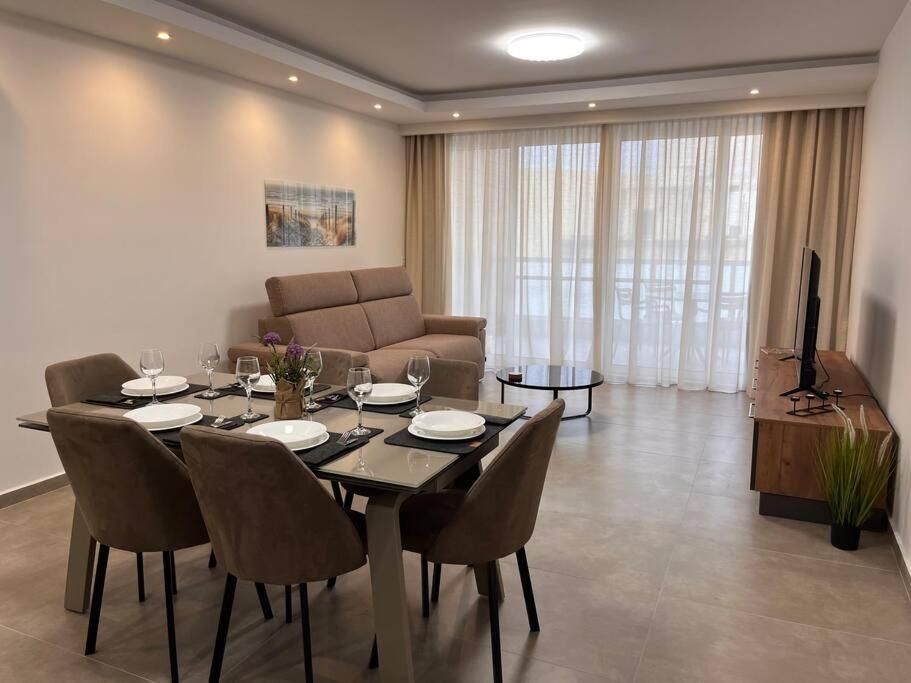 3 Bedroom Seaside Luxury Accommodation - Sleeps 8 St. Paul's Bay Exteriér fotografie