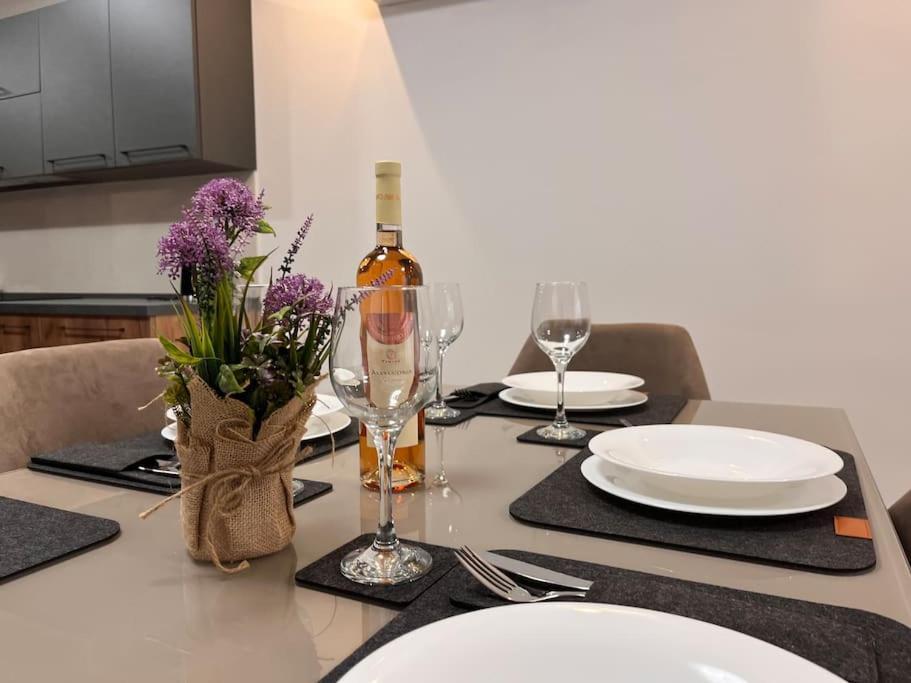 3 Bedroom Seaside Luxury Accommodation - Sleeps 8 St. Paul's Bay Exteriér fotografie